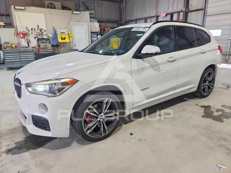 2016 BMW X1 фото