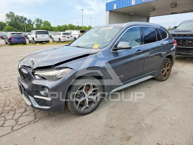 2016 BMW X1 фото