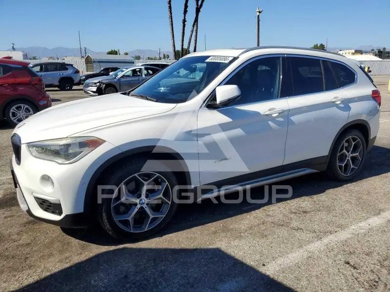 2016 BMW X1 фото