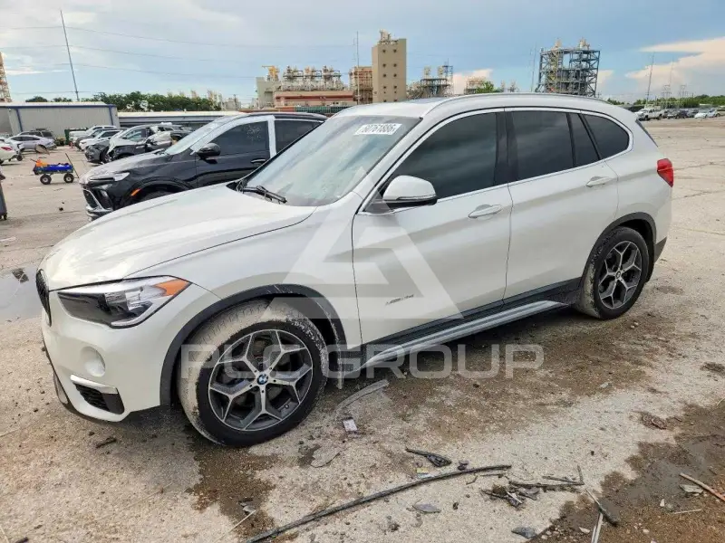 2016 BMW X1 фото