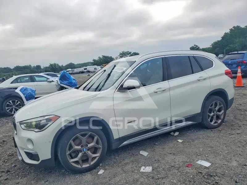 2016 BMW X1 фото