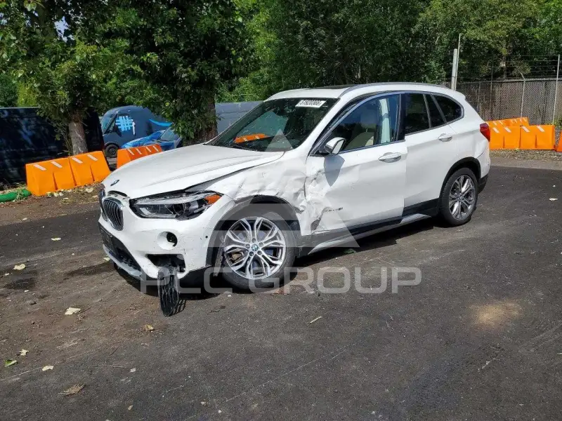 2016 BMW X1 photo
