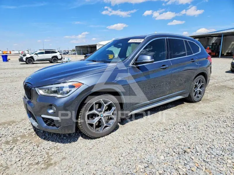 2016 BMW X1 photo