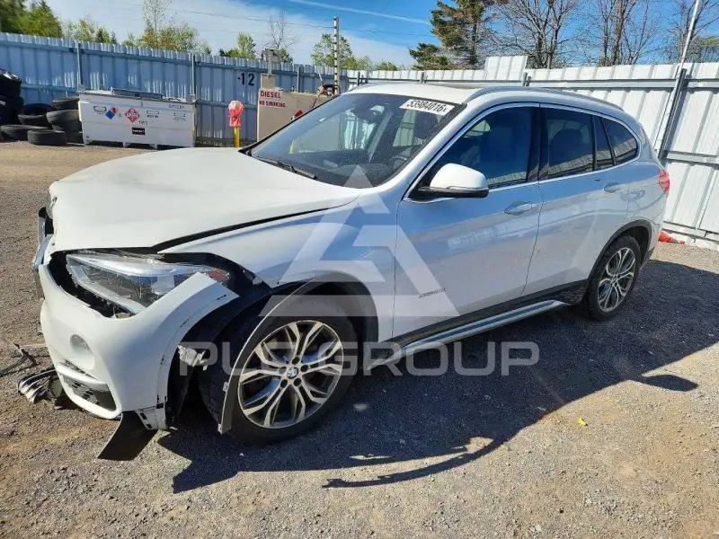 2016 BMW X1 фото