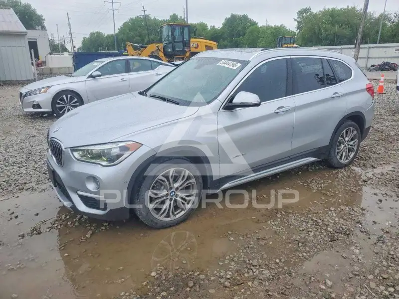 2016 BMW X1 photo
