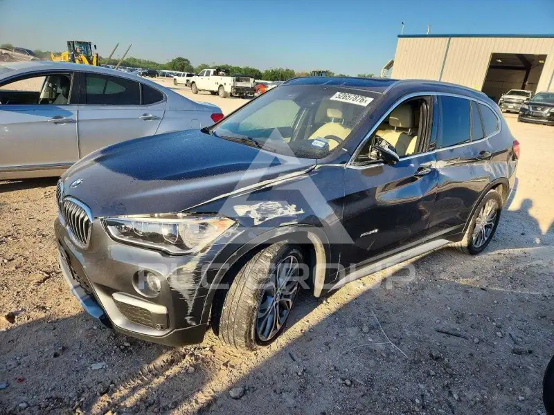 2016 BMW X1 фото