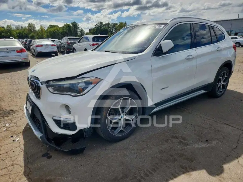 2016 BMW X1 фото