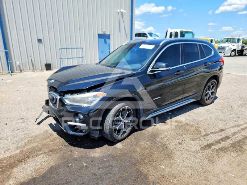2016 BMW X1 фото