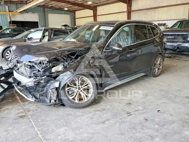 2016 BMW X1 фото