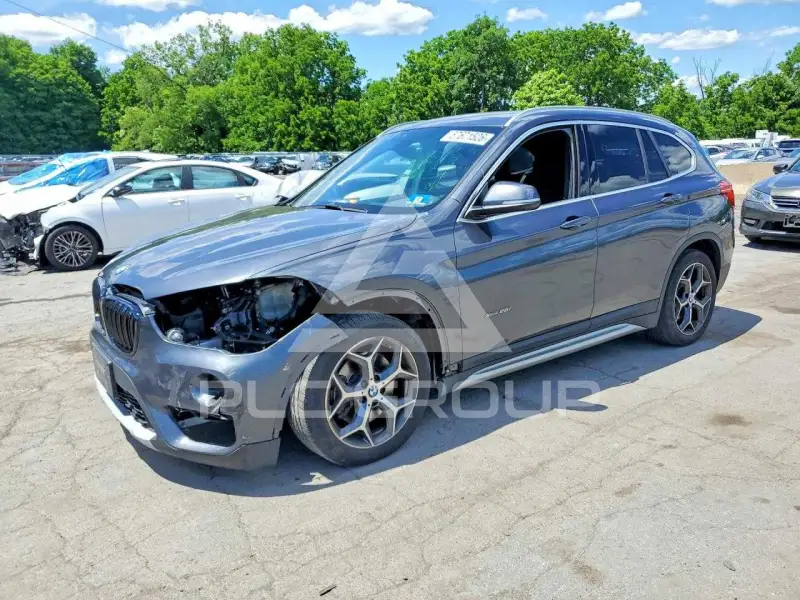 2016 BMW X1 photo