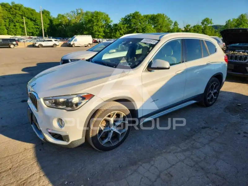 2016 BMW X1 фото