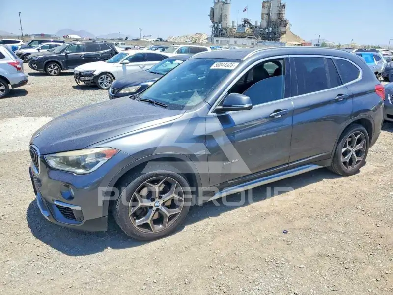 2016 BMW X1 фото