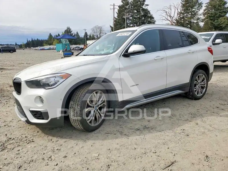 2016 BMW X1 фото