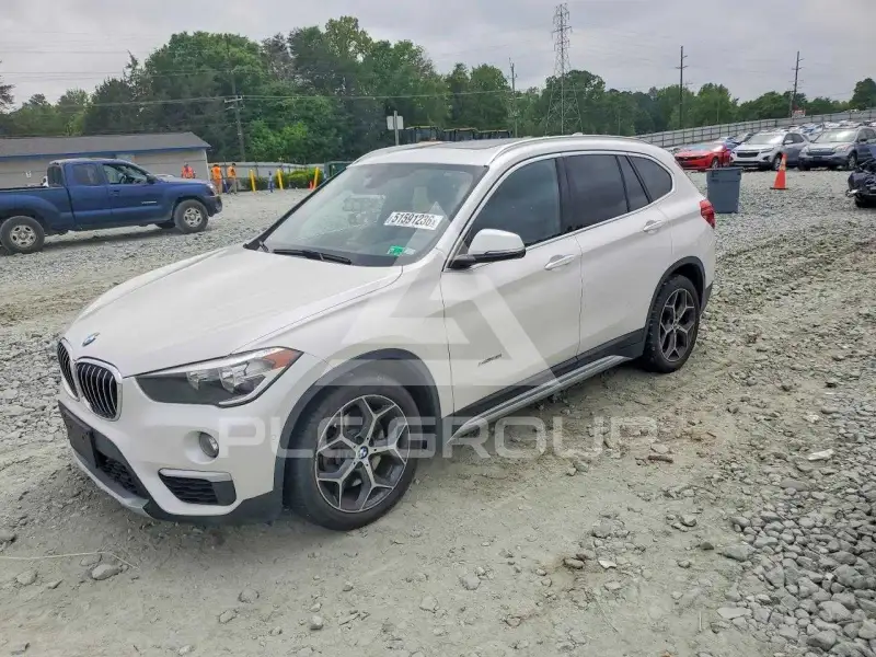 2016 BMW X1 photo