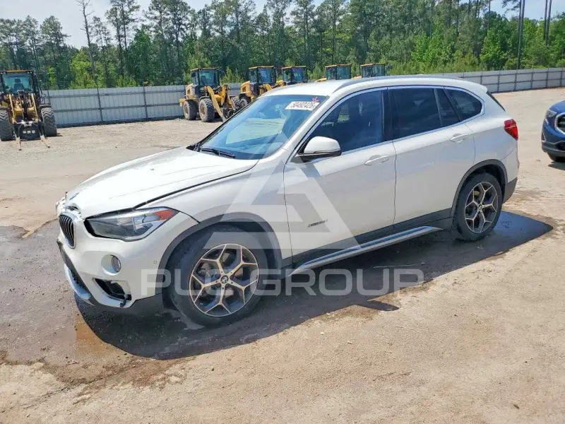 2016 BMW X1 фото