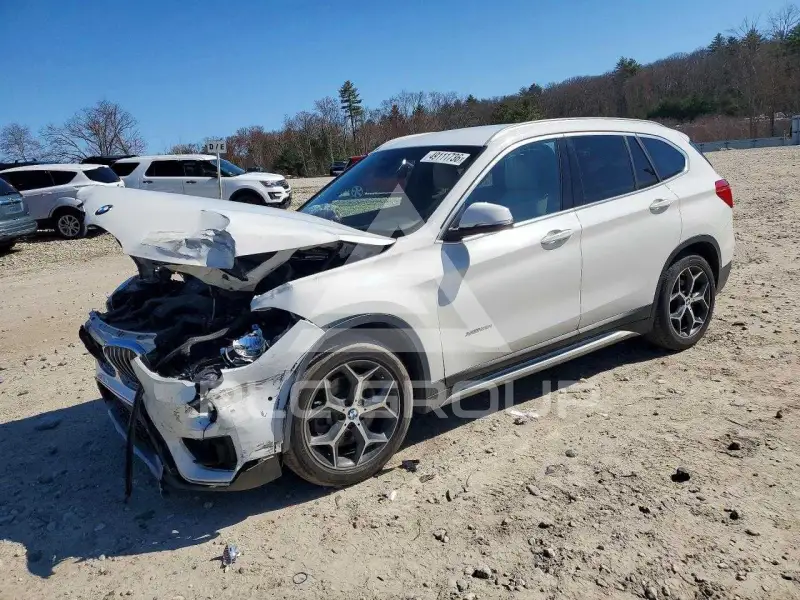 2016 BMW X1 photo