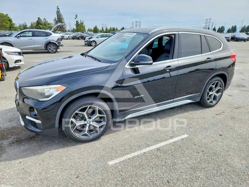 2016 BMW X1 фото