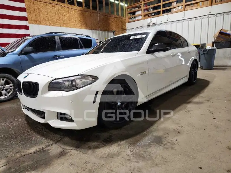 2016 BMW 550 фото