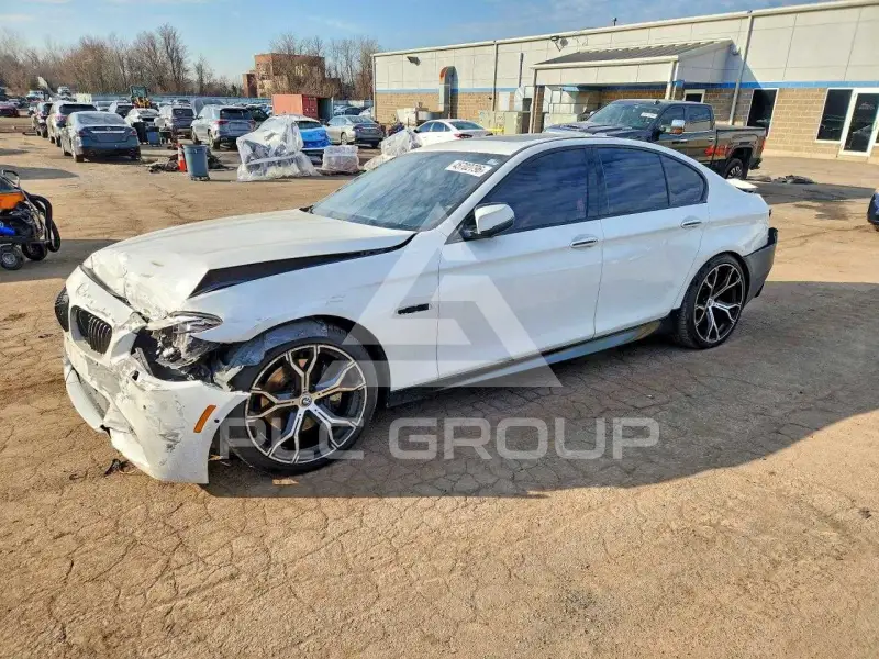 2016 BMW 550 фото