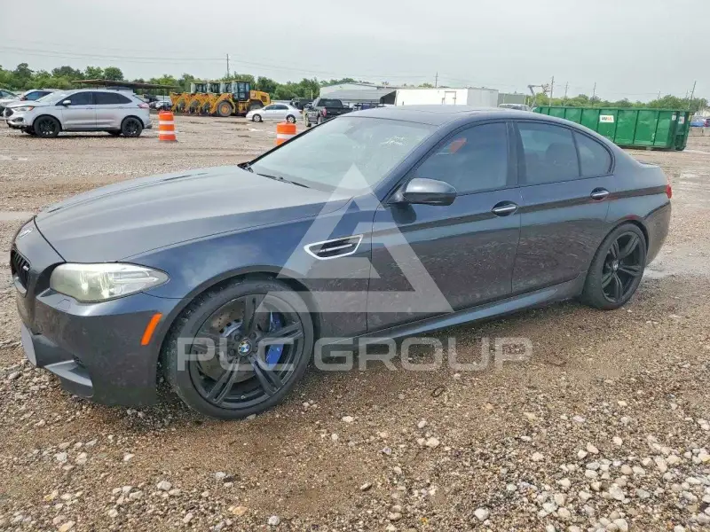 2016 BMW M5 фото