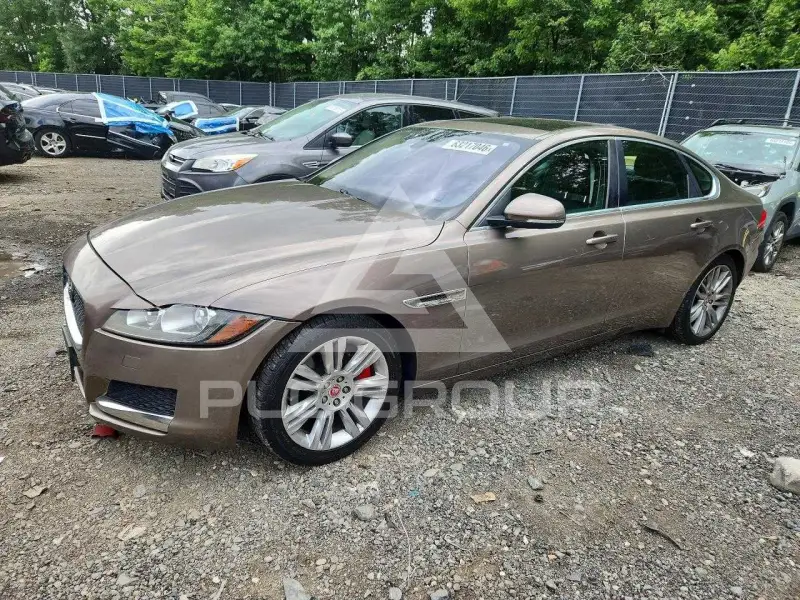 2016 Jaguar XF photo