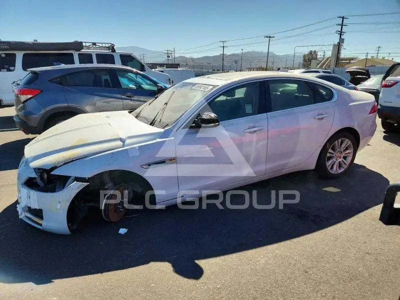 2016 Jaguar XF photo