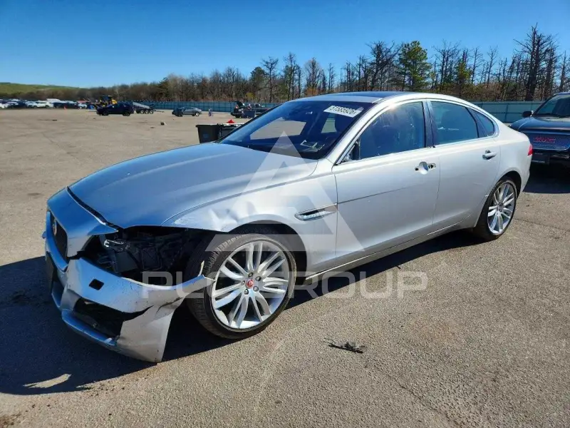 2016 Jaguar XF фото