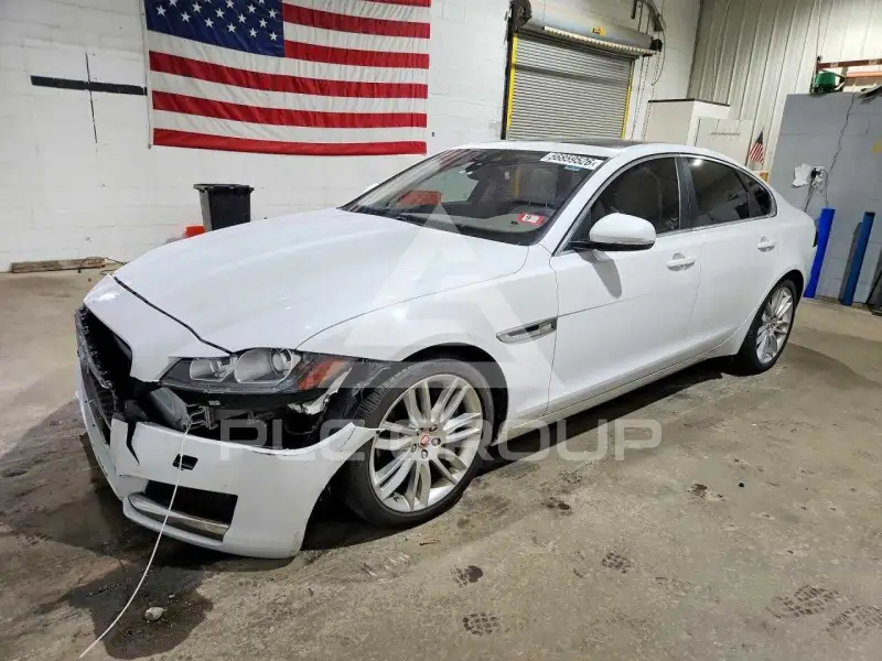 2016 Jaguar XF фото
