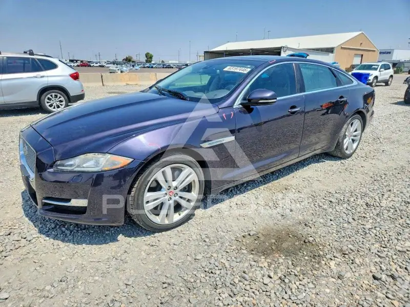 2016 Jaguar XJ photo