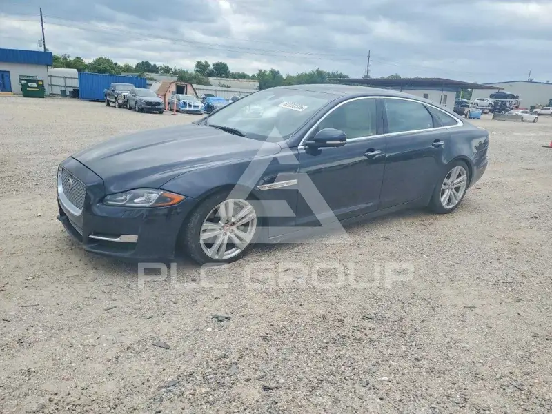2016 Jaguar XJ photo