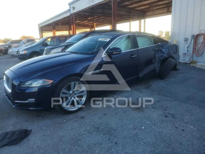 2016 Jaguar XJ photo