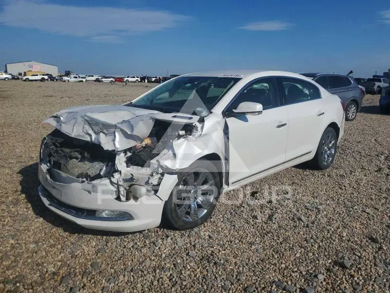 2016 Buick LACROSSE photo