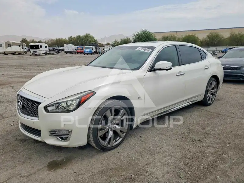 2016 Infinity Q70 photo