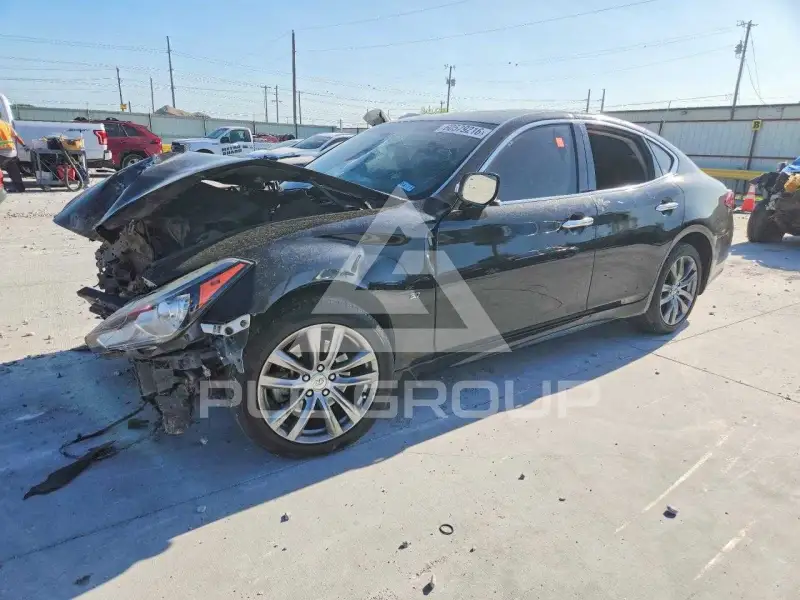 2016 Infinity Q70 фото