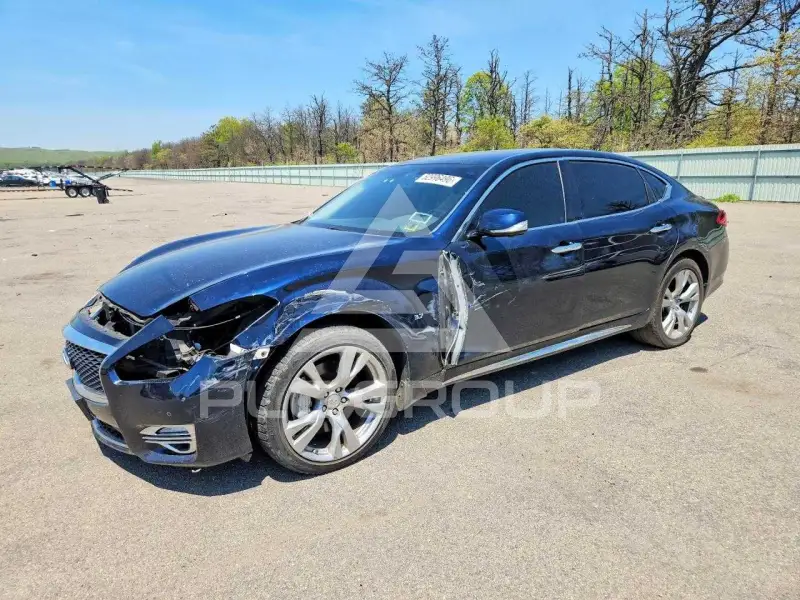 2016 Infinity Q70 фото