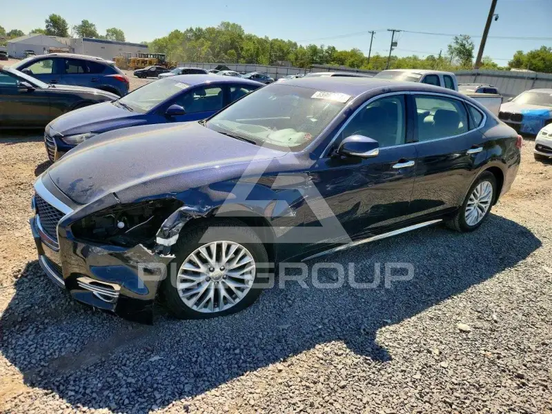 2016 Infinity Q70 photo