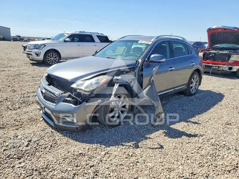 2016 Infinity QX50 photo