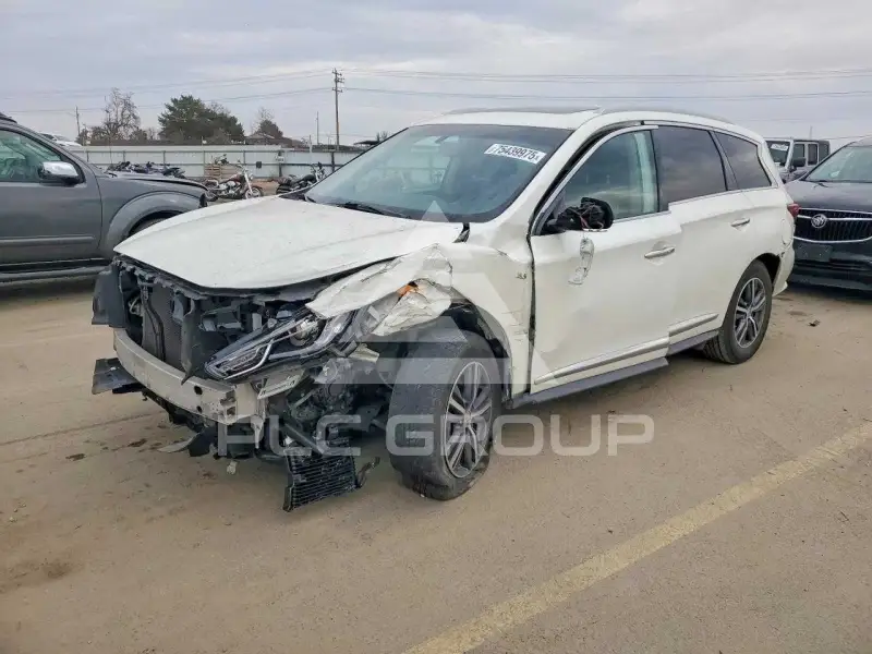 2016 Infinity QX60 photo