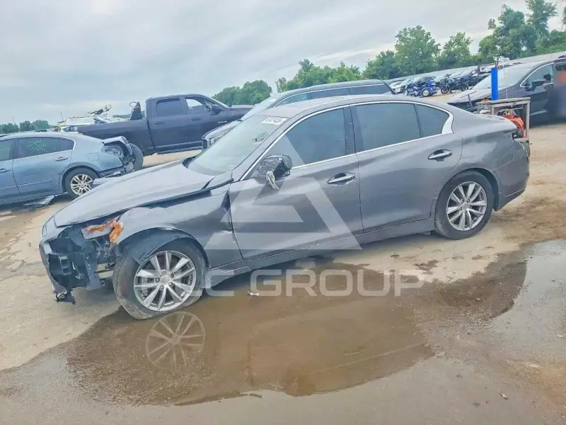 2016 Infinity Q50 photo