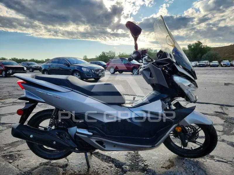 2016 Honda PCX фото