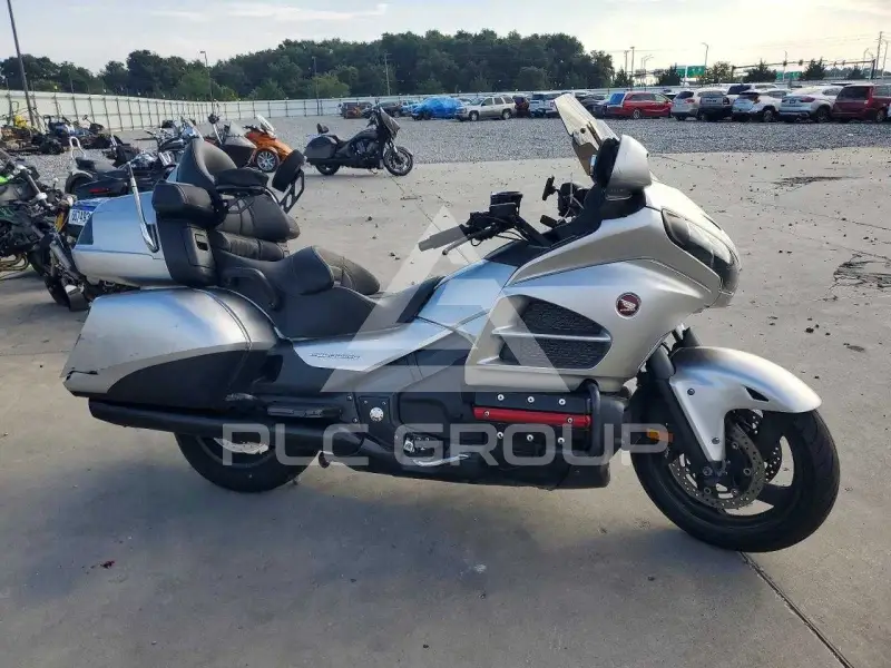 2016 Honda GL фото