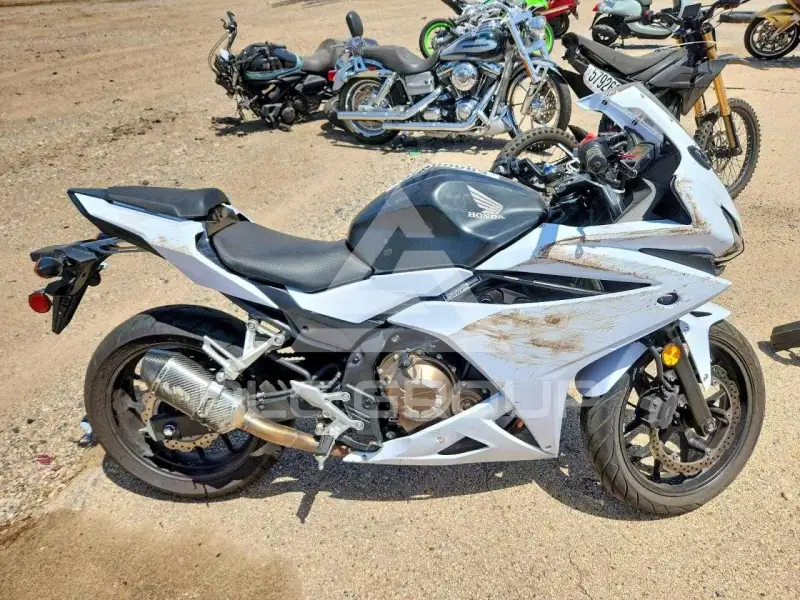 2016 Honda CBR photo