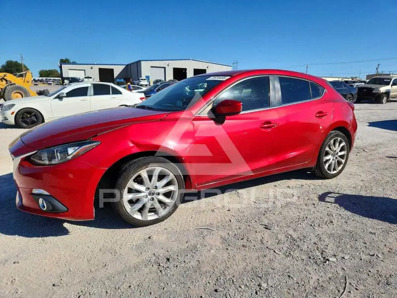 2016 Mazda 3 photo