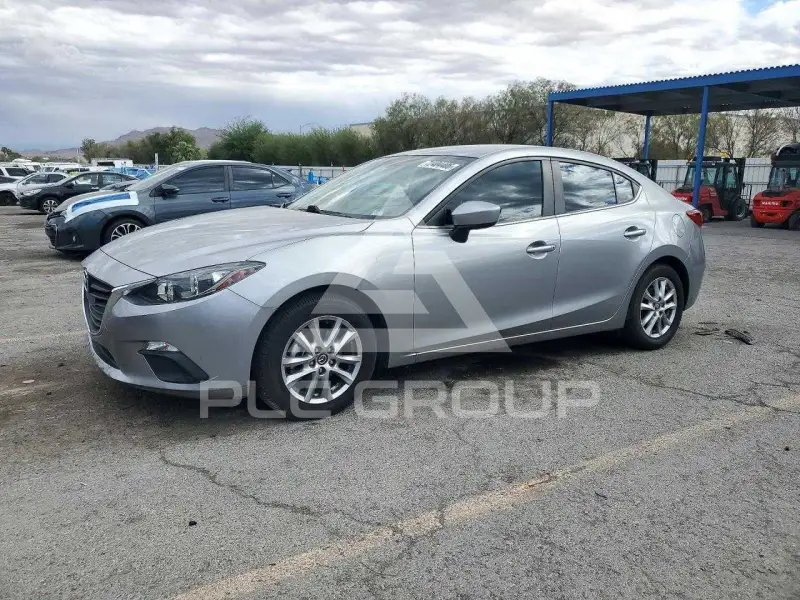 2016 Mazda 3 photo
