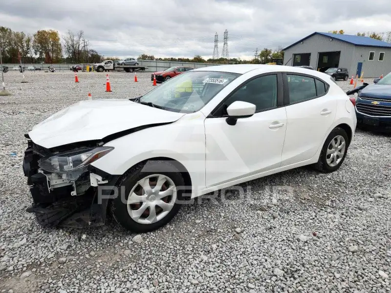 2016 Mazda 3 photo
