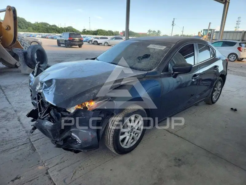 2016 Mazda 3 photo