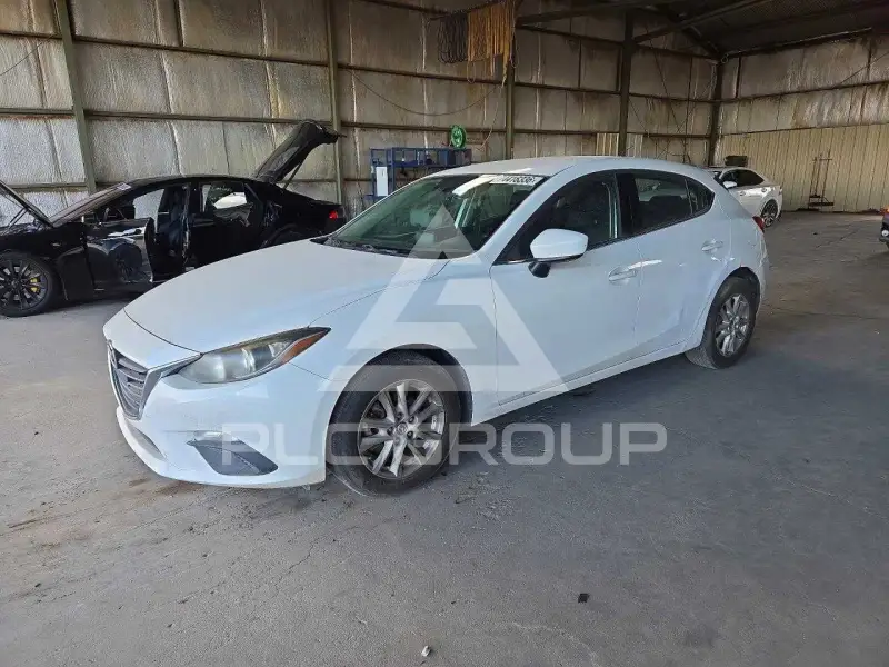 2016 Mazda 3 photo