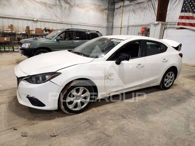 2016 Mazda 3 photo