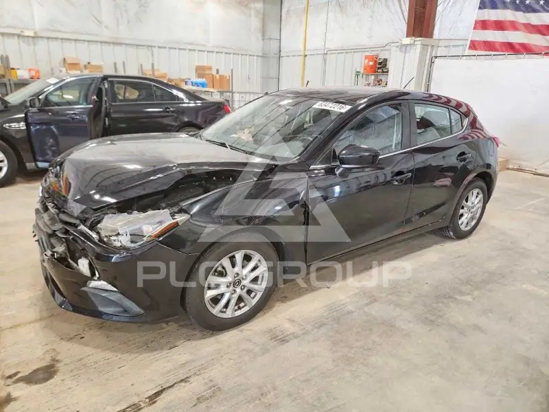 2016 Mazda 3 photo