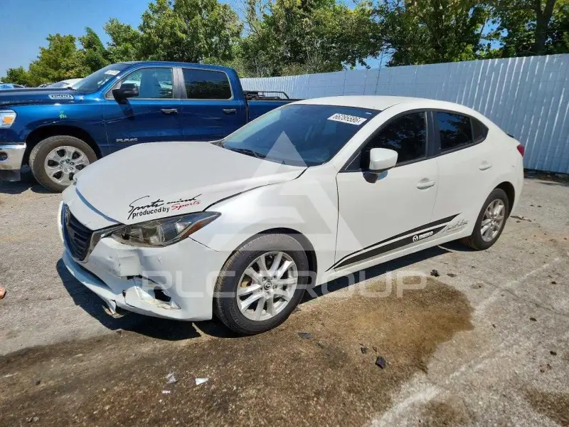 2016 Mazda 3 photo